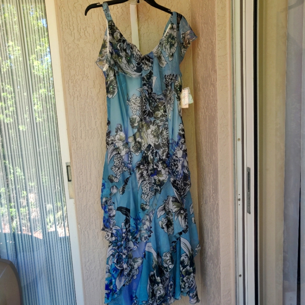 NWT Dressbarn Midi Dress